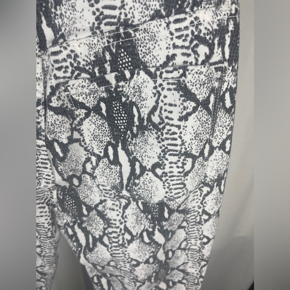 FRAME Snake Skin Denim Pant Size 25 (US-0) NWT - Picture 10 of 14